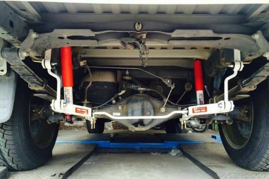 Ô tô cần thay đệm giảm xóc khi thấy 5 dấu hiệu này