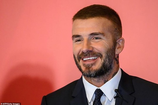 Ngắm vẻ phong độ rạng ngời xuyên thời gian của David Beckham 