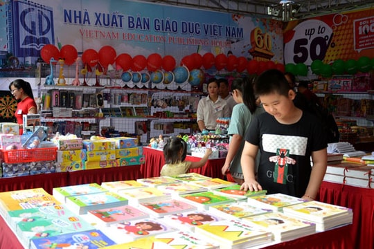 Báo cáo in SGK lỗ, lãnh đạo NXB Giáo dục vẫn nhận lương khủng