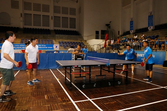 Gần 250 VĐV tham gia giải thể thao Đảng ủy khối doanh nghiệp