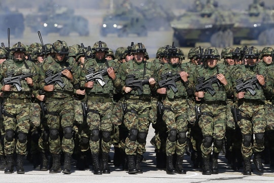 Tổng thống Serbia ra lệnh quân đội sẵn sàng chiến đấu