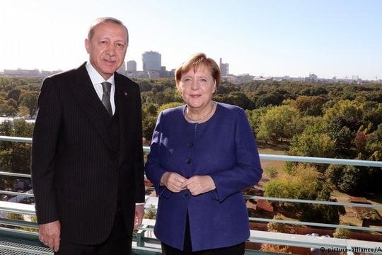 Ông Duterte lần đầu tiên thừa nhận sai lầm; Đức và Thổ Nhĩ Kỳ thúc đẩy hợp tác kinh tế