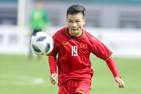 Báo Châu Á: “V-League quá nhỏ bé với Quang Hải“