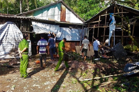 Nổ đầu đạn 105 ly làm 5 người thương vong