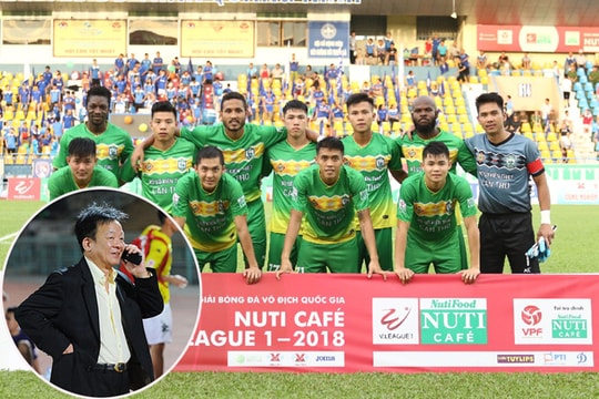 Sân cỏ Việt Nam, chuyện tiền thưởng và hệ lụy