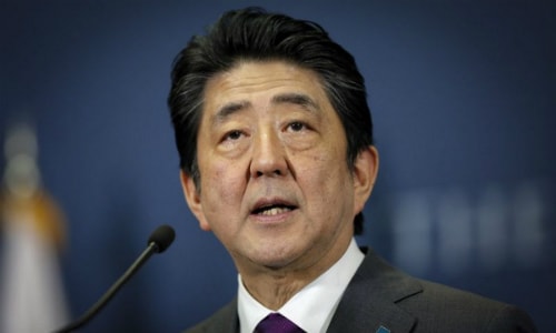 Toàn bộ nội các Nhật Bản từ chức