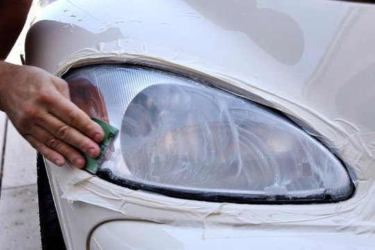 5 mẹo nhỏ giúp khôi phục đèn pha ô tô bị mờ ngay tại nhà
