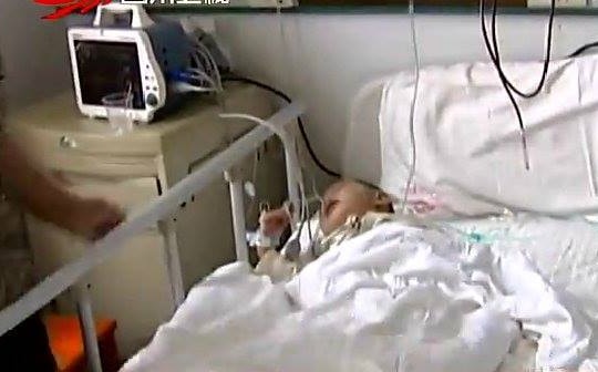 Hiện tượng lạ: Bé trai 2 tuổi đột nhiên 'ốm nghén' và mang thai 