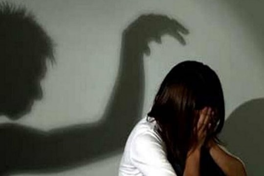 Phó phòng cảnh sát kinh tế bị điều tra dâm ô nữ sinh