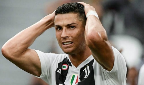 Ronaldo gặp thêm rắc rối; UEFA xác nhận tác giả bàn thắng thứ 8.000
