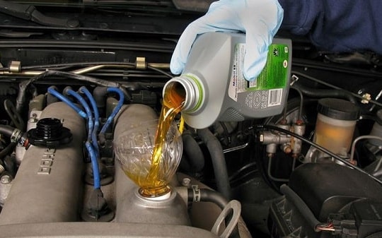 Cách chọn dầu nhớt tốt nhất cho 5 dòng xe ô tô phổ biến ở Việt Nam