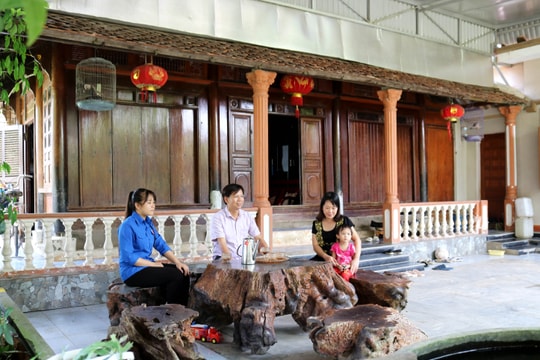 Làng có nhiều nhà cổ trăm năm tuổi ở Nghệ An