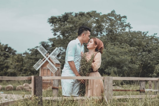 Bộ ảnh cưới lãng mạn của tiền vệ Ngô Hoàng Thịnh 