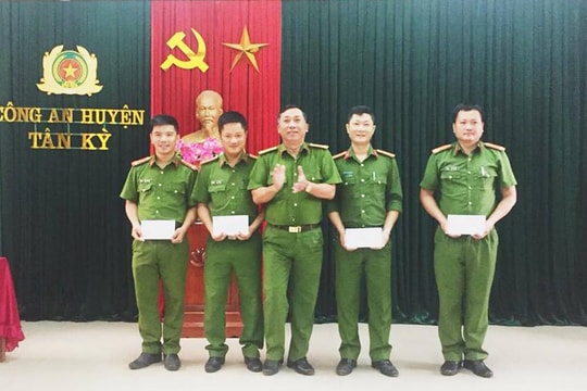 Khen thưởng 4 tập thể có thành tích xuất sắc trong đấu tranh, phòng chống tội phạm