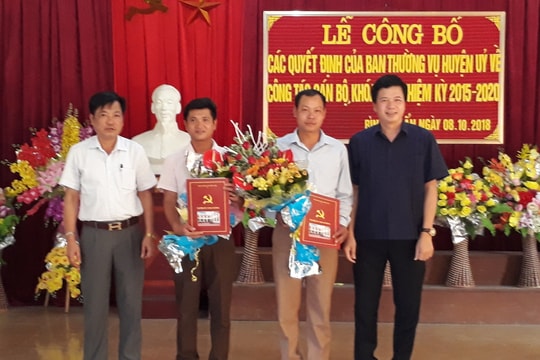 Con Cuông: Công bố các quyết định điều động, bổ nhiệm cán bộ xã