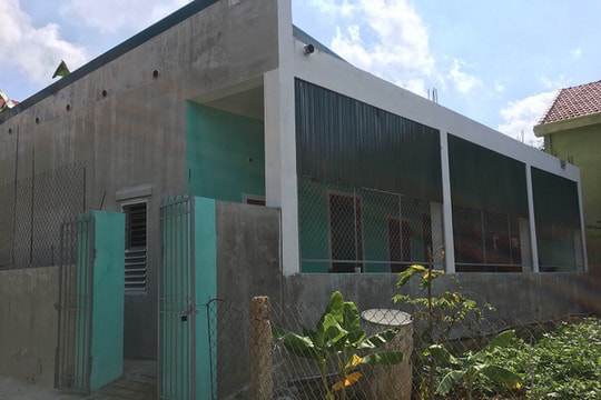 Kinh hoàng phát hiện thi thể bé sơ sinh trong bồn cầu