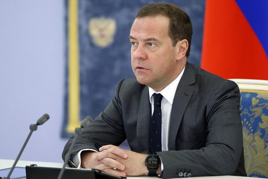 Thủ tướng Medvedev: Nga đã tránh được các cuộc khủng hoảng kinh tế và chính trị