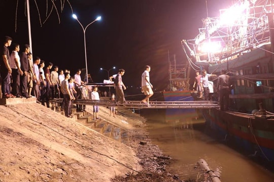 Ngư dân tử vong ngoài biển do bị thanh sào va trúng đầu