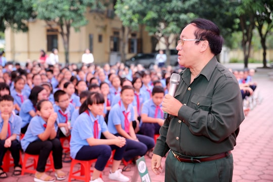 Nhà thơ Trần Đăng Khoa “bật mí” bí quyết viết thư dự Cuộc thi viết thư quốc tế UPU hay