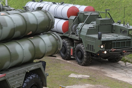 Chuyên gia: “Trừng phạt S-400, Mỹ đẩy Ấn Độ vào vòng tay Nga“