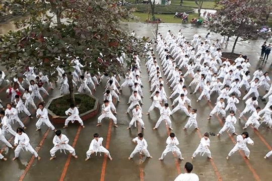 Lên chùa học võ