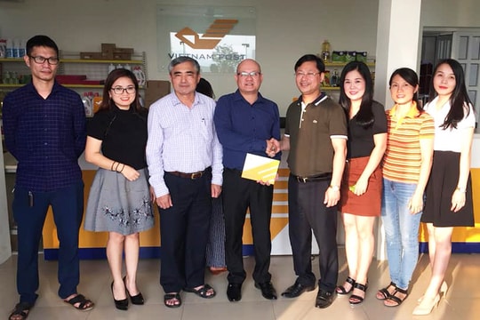 Thứ trưởng Bộ TT&TT thăm Bưu điện Nghĩa Đàn