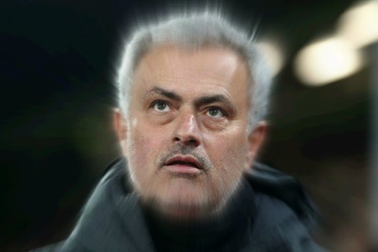 Đại gia Trung Đông hỏi mua MU; Mourinho nhắm đổi Pogba lấy Vidal