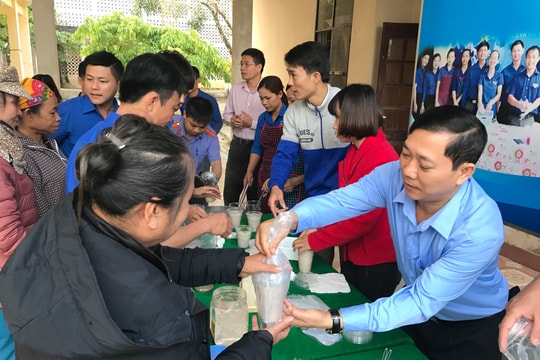 Tuổi trẻ Nghệ An: Thêm những “điểm tựa” giúp người nghèo “ấm bụng, ấm lòng” 