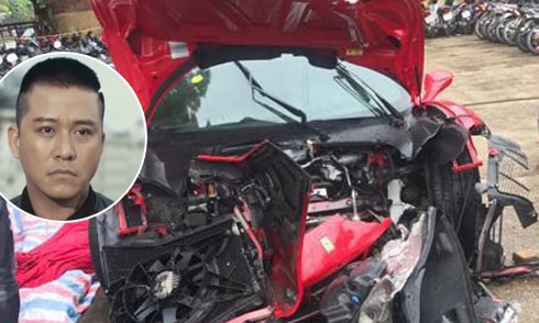 Siêu xe Ferrari của ca sỹ Tuấn Hưng nát bét phần đầu trong vụ tai nạn