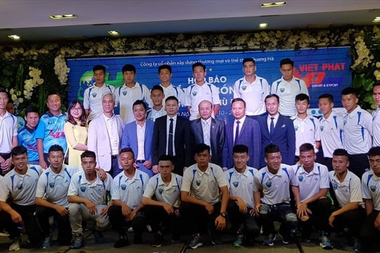 Đội bóng của Triệu Quang Hà và Nguyễn Hồng Sơn chiêu mộ 7 cầu thủ trẻ SLNA