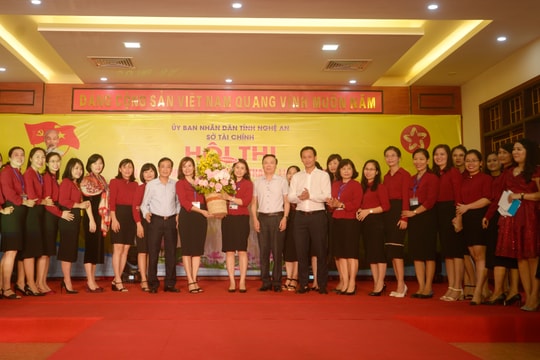 Cán bộ, công chức Sở Tài chính “Chung tay cải cách hành chính”