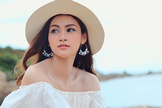 Ngắm nhan sắc trẻ trung, quyến rũ của Hoa hậu Quốc tế Lào 2018