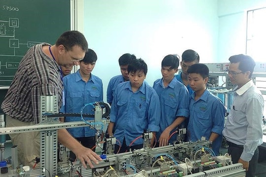 Lao động nước ngoài tại Việt Nam đủ 1 năm buộc phải đóng BHXH