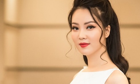 Á hậu Thụy Vân lần đầu nói về tin đồn hôn nhân đổ vỡ