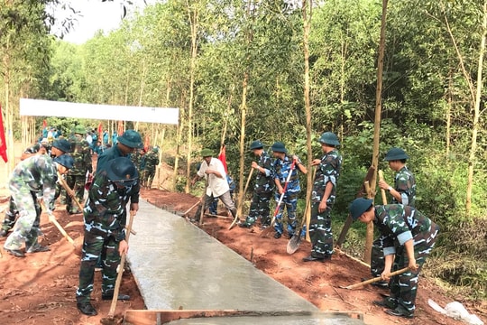 Nghệ An: Làm đường bê tông vào miếu thờ 2 liệt sỹ vụ máy bay quân sự rơi hồi tháng 7