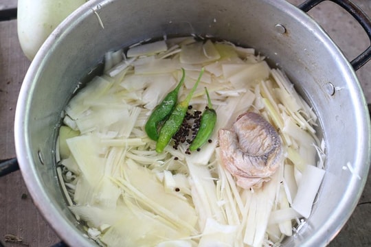 Lạ và ngon món canh “sét đánh” của người Thái Nghệ An