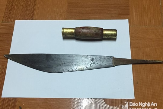 Nghệ An: Khởi tố kẻ chém hàng xóm nguy kịch