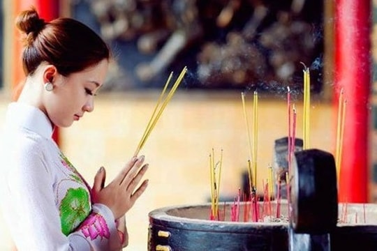 Dâng hương như thế nào là đúng?