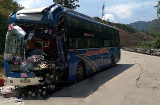 Rà phanh liên tục khi đổ đèo - sai lầm chết người của tài xế