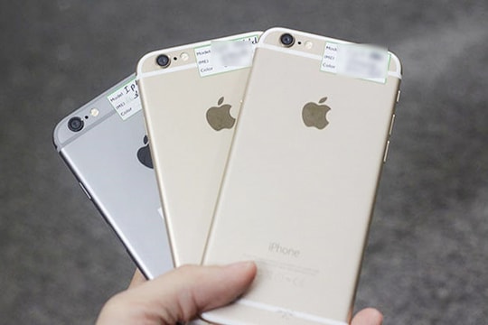 Nhập lậu 45 điện thoại Iphone cũ, bị phạt 20 triệu đồng 