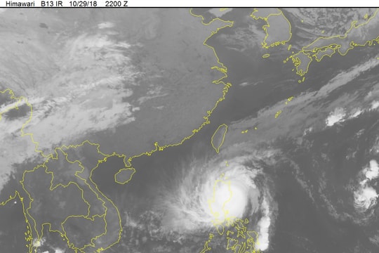 Siêu bão Yutu vào Biển Đông, cách quần đảo Hoàng Sa khoảng 650km