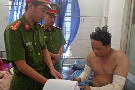 Níu tình, gã trai tưới xăng cửa hàng hoa khiến 2 thiếu nữ tử vong