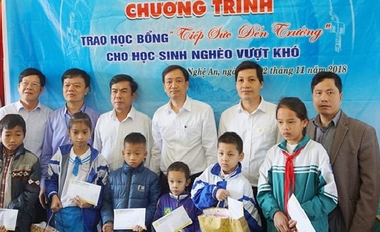 Chắp cánh ước mơ, tiếp sức đến trường cho 30 học sinh nghèo Nghệ An