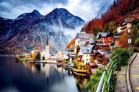 Đắm mình giữa miền cổ tích tiết trời Thu châu Âu