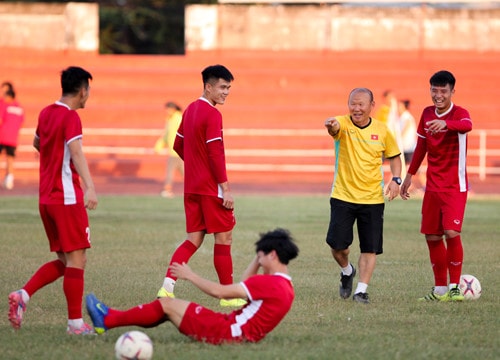 HLV Park sẽ chọn cầu thủ nào ra sân trong trận đấu với Lào?