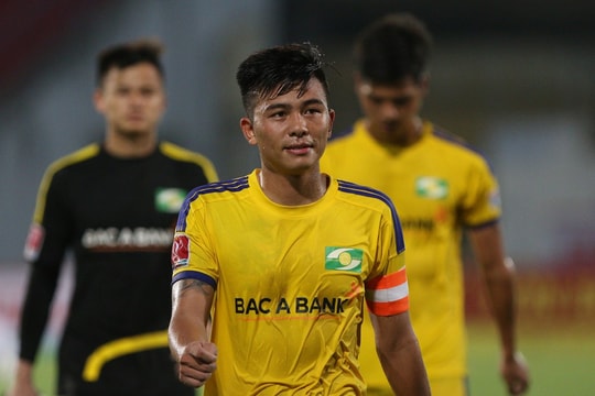 Hậu vệ Phạm Mạnh Hùng: Thay đổi chưa bao giờ là muộn màng!