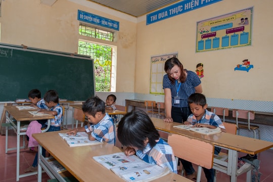 Một ngày của cô giáo cắm bản Phà Coóng