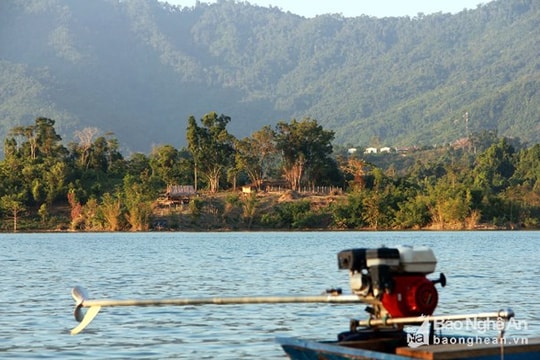 Thời tiết 8/11: Không khí lạnh gây mưa lớn, dông, lốc, sét 