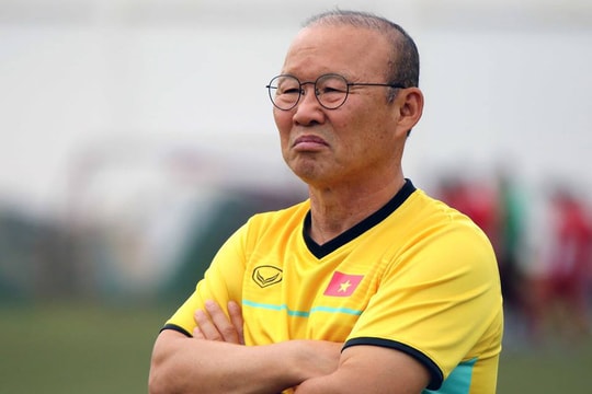 HLV Park Hang Seo thở phào vì Văn Quyết, nhăn nhó vì Huy Hùng 