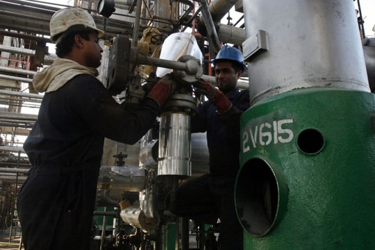 Ấn Độ nghiên cứu khả năng nhập khẩu dầu mỏ của Iran
